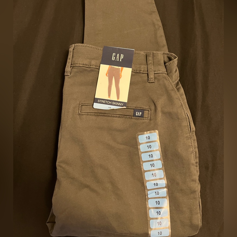 Women’s Gap Skinny Stretch Jeans Size 10. Brand New.